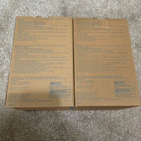 Avon 2006 Wick Candle Holiday Winter Home Fragrance Collection Lot of 2 Candles - Picture 6 of 9